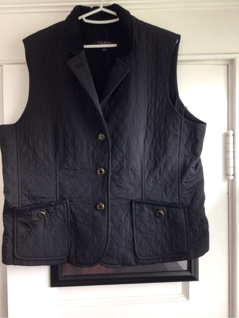 Talbots Sleeveless Quilted Vest in Black with Navy Trim